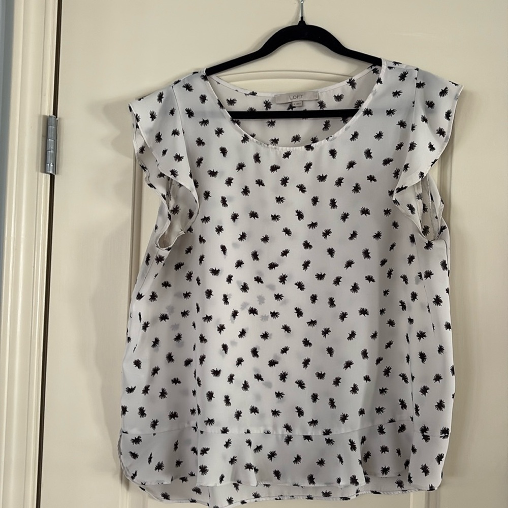 LOFT Women’s White and Black Patterned Top XL